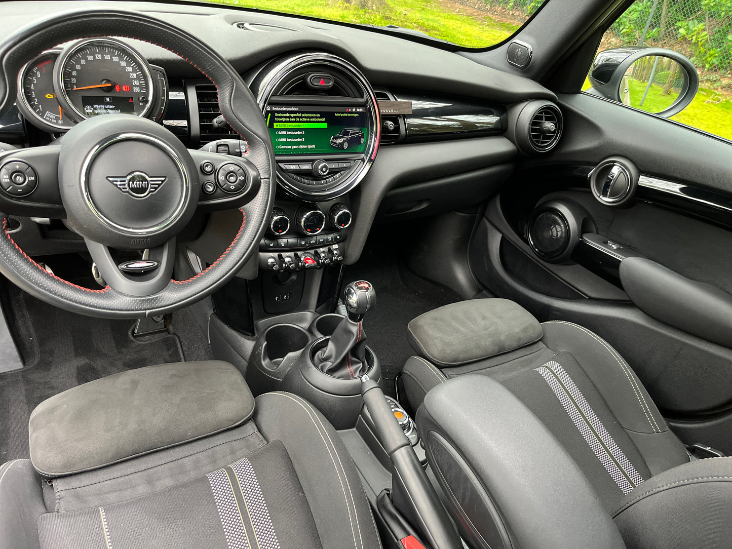 Mini Cooper 1.5 Pepper | JCW | Full LED | Pano | Navi | 18" | Uniek