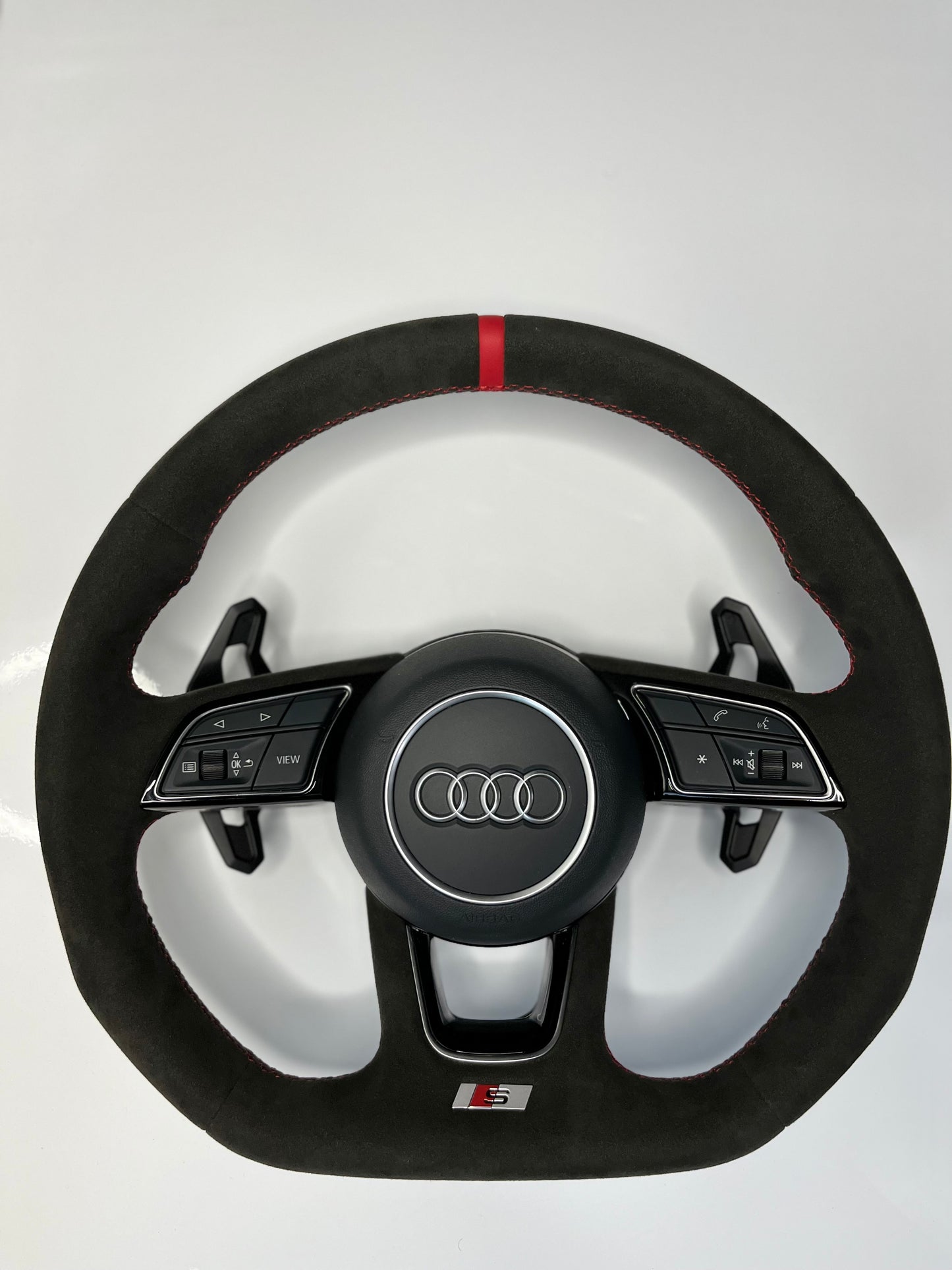 Audi A3 8V - A4 A5 B9 - Alcantara or Leather Steering Wheel