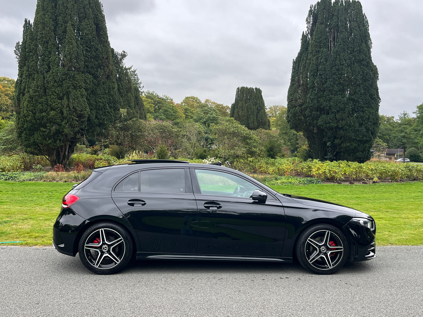 Mercedes-Benz A-klasse 200 AMG Premium - Pano - Sfeerverlichting - DAB+