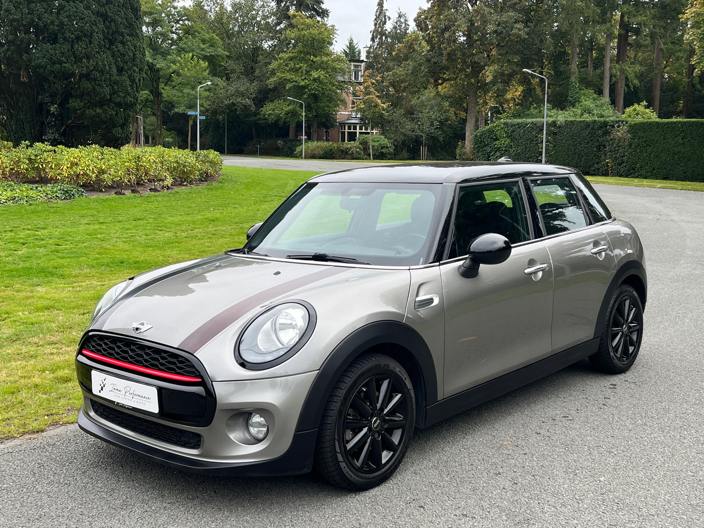 Mini 1.5 Cooper Business - John Cooper Works uitvoering - Navi - NAP