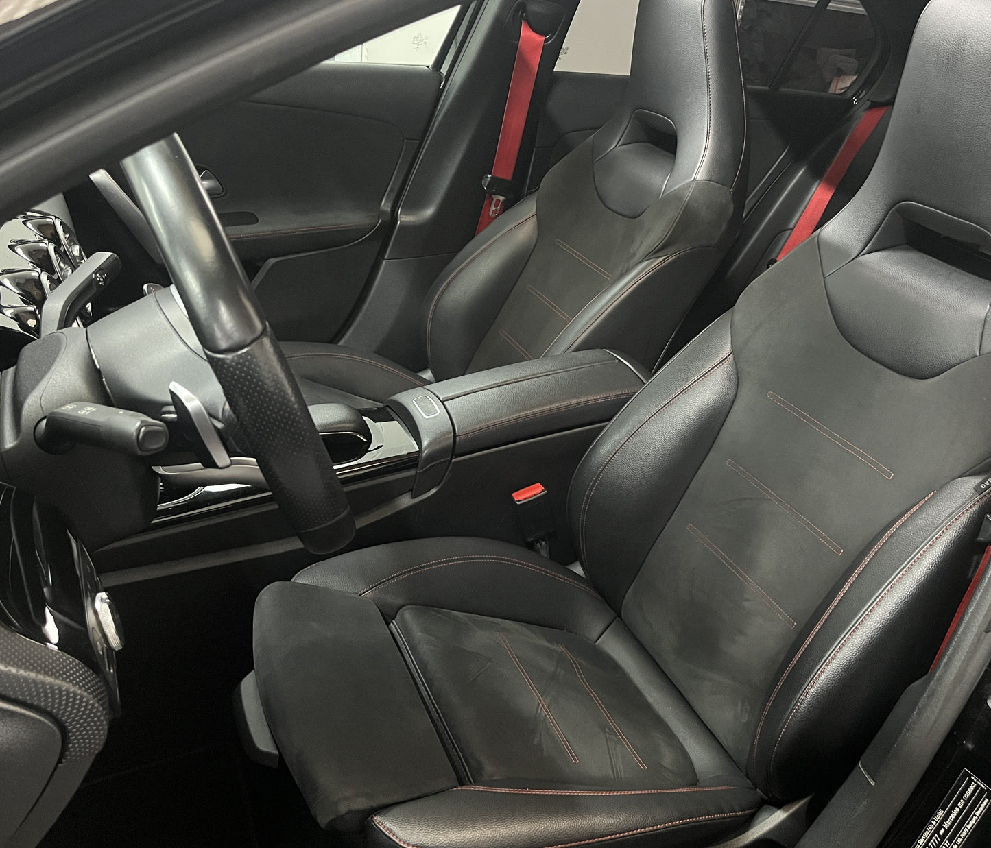 Mercedes-Benz A-klasse 200 AMG Premium - Pano - Sfeerverlichting - DAB+