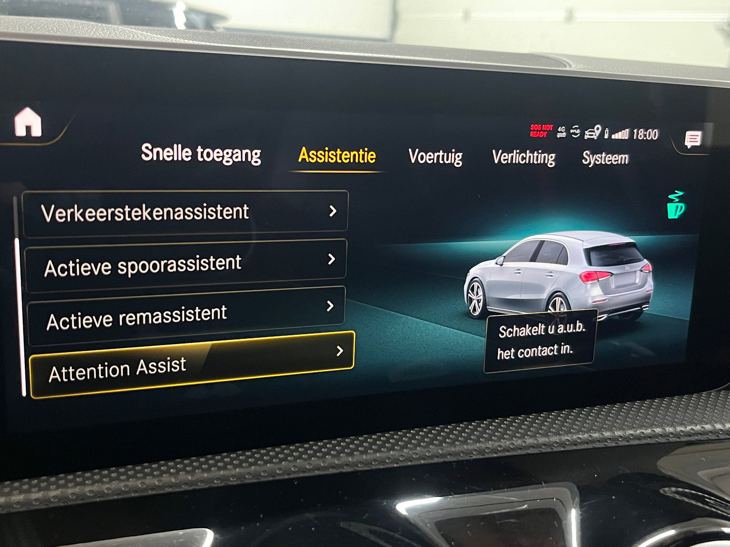 Mercedes-Benz A-klasse 200 AMG Premium - Pano - Sfeerverlichting - DAB+