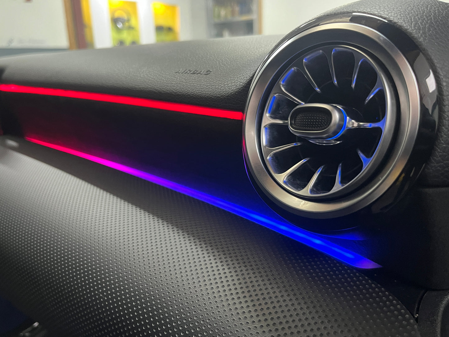 Mercedes-Benz A-klasse 200 AMG Premium - Pano - Sfeerverlichting - DAB+