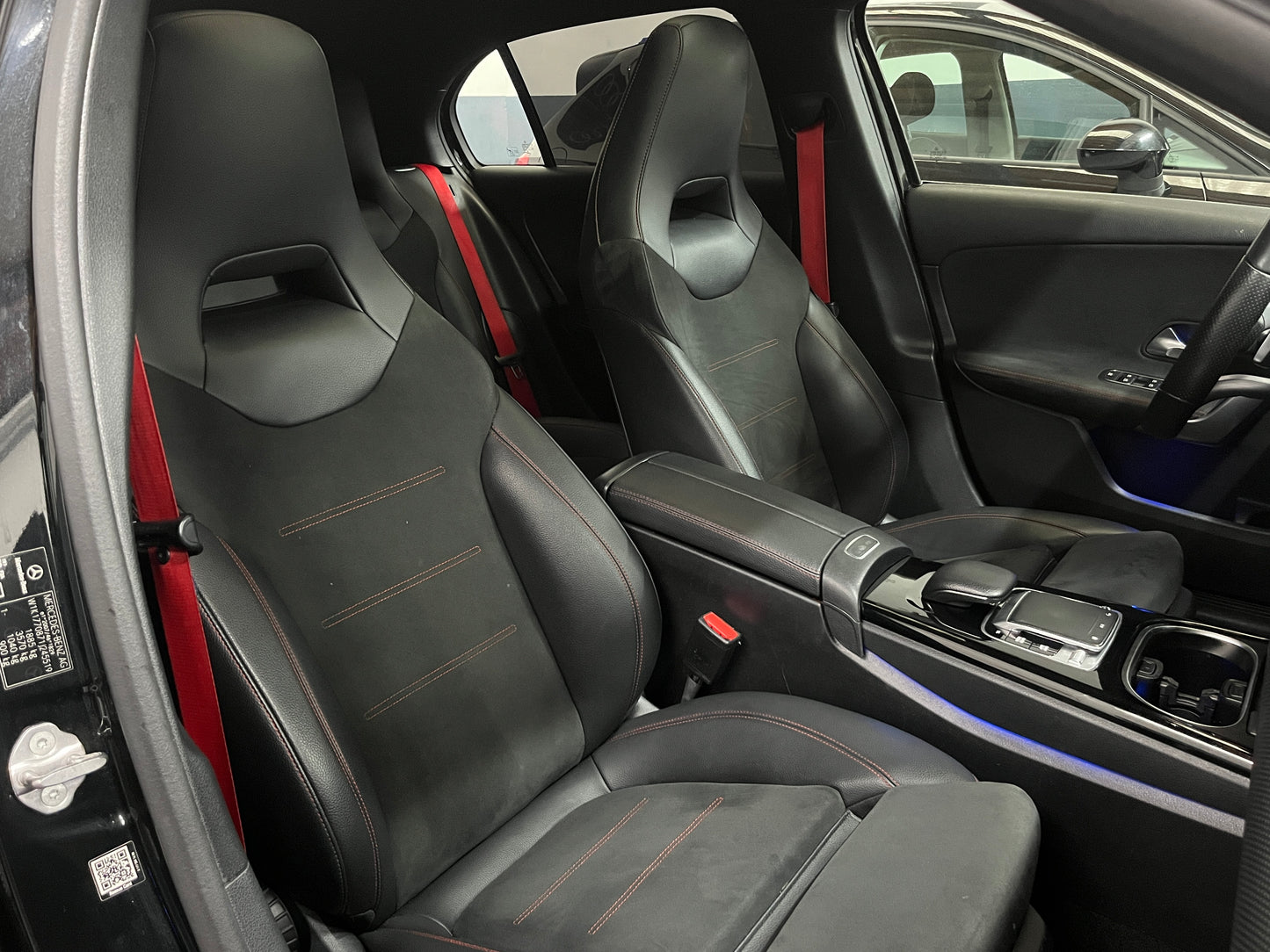 Mercedes-Benz A-klasse 200 AMG Premium - Pano - Sfeerverlichting - DAB+