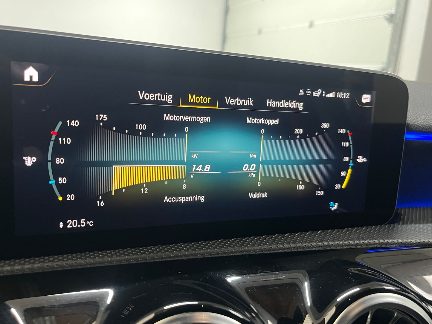 Mercedes-Benz A-klasse 200 AMG Premium - Pano - Sfeerverlichting - DAB+