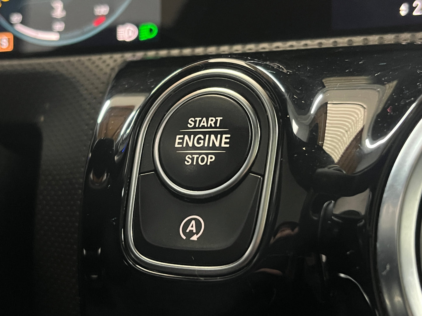 Mercedes-Benz A-klasse 200 AMG Premium - Pano - Sfeerverlichting - DAB+