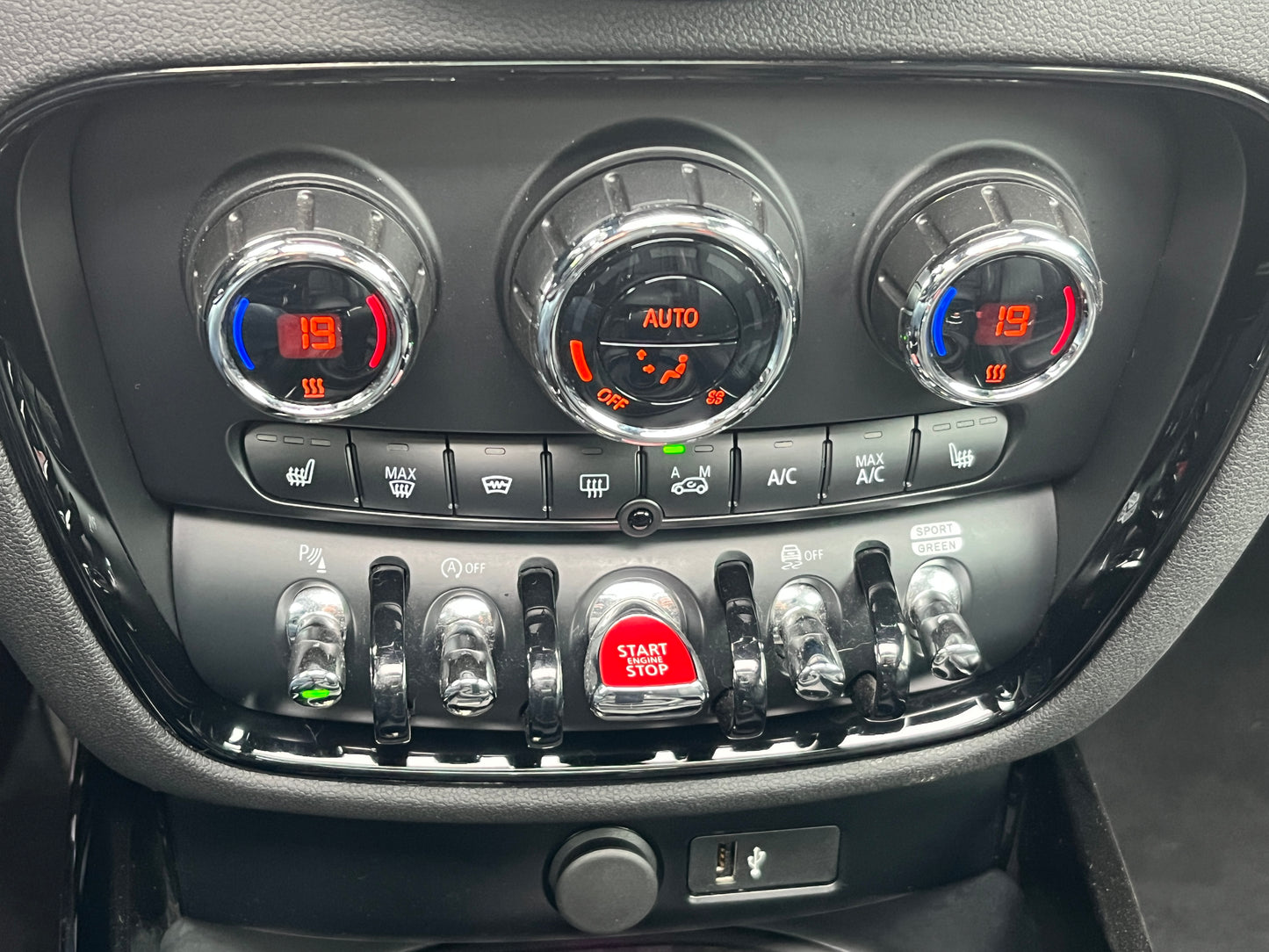 Mini Mini Clubman 2.0 Cooper S ALL4 Salt - JCW - Automaat - Pano - HUD