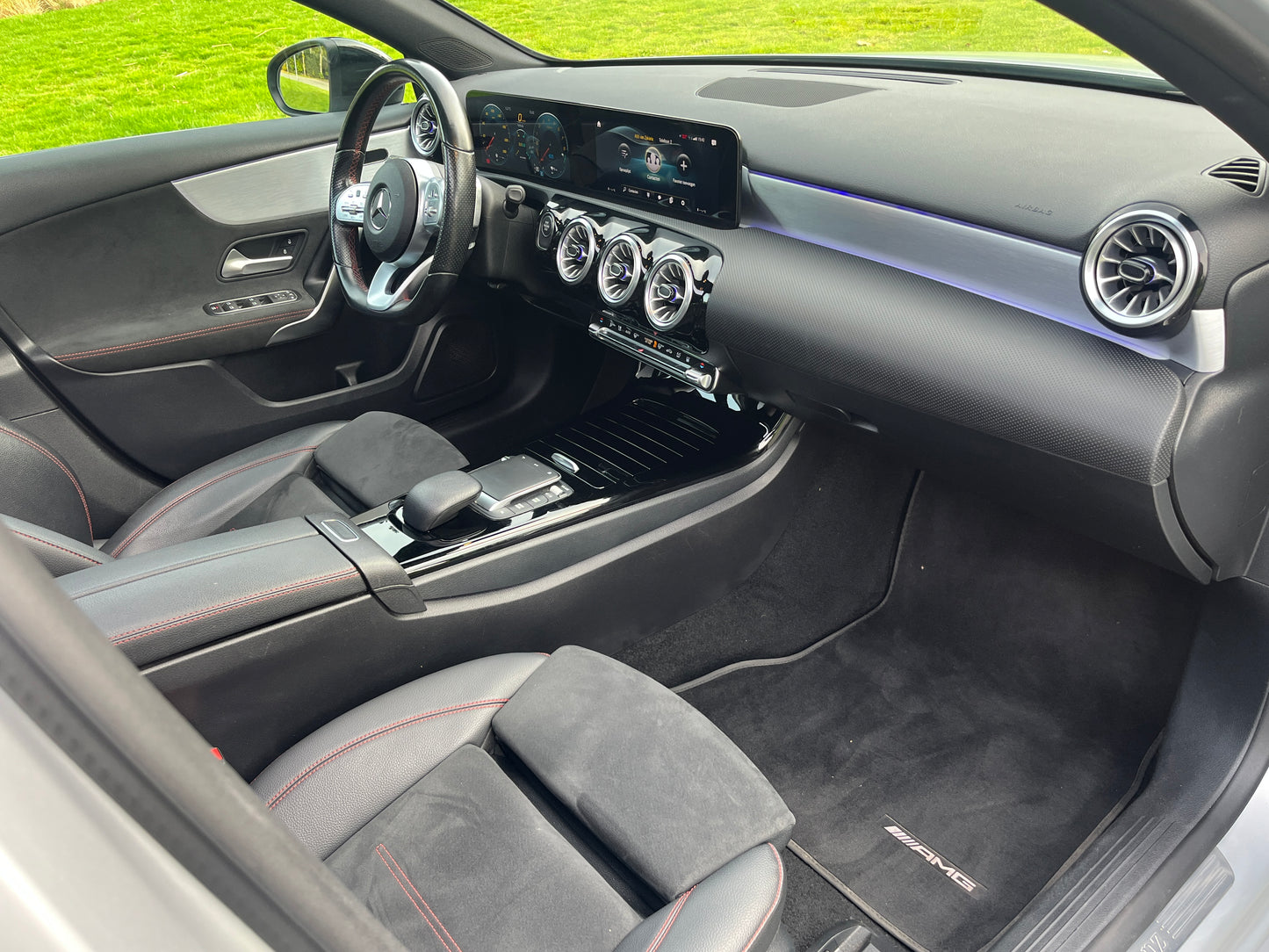 Mercedes-Benz A-klasse 250e Business Solution AMG Limited - Pano - Sfeerverlichting - DAB+