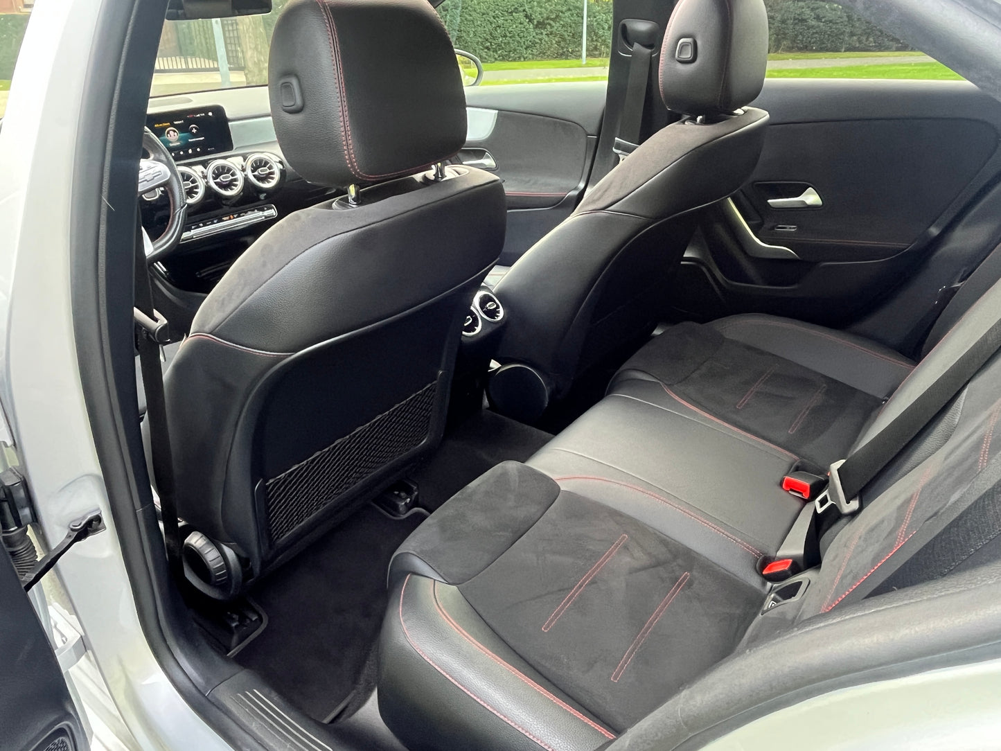 Mercedes-Benz A-klasse 250e Business Solution AMG Limited - Pano - Sfeerverlichting - DAB+