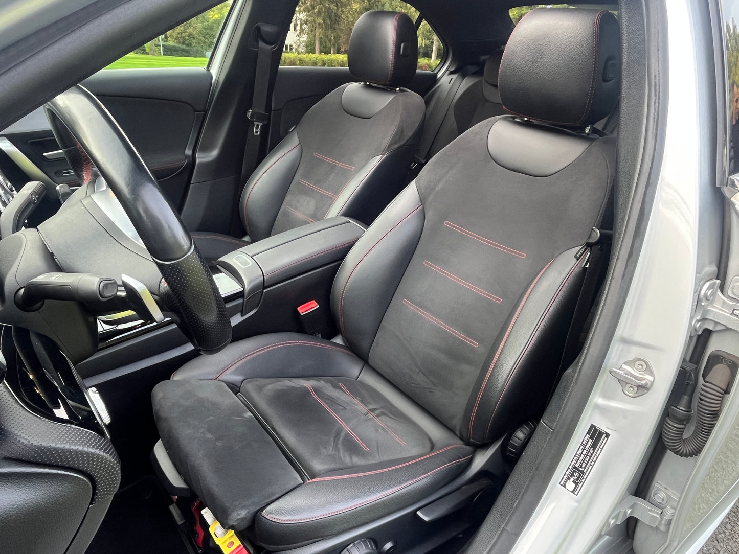 Mercedes-Benz A-klasse 250e Business Solution AMG Limited - Pano - Sfeerverlichting - DAB+