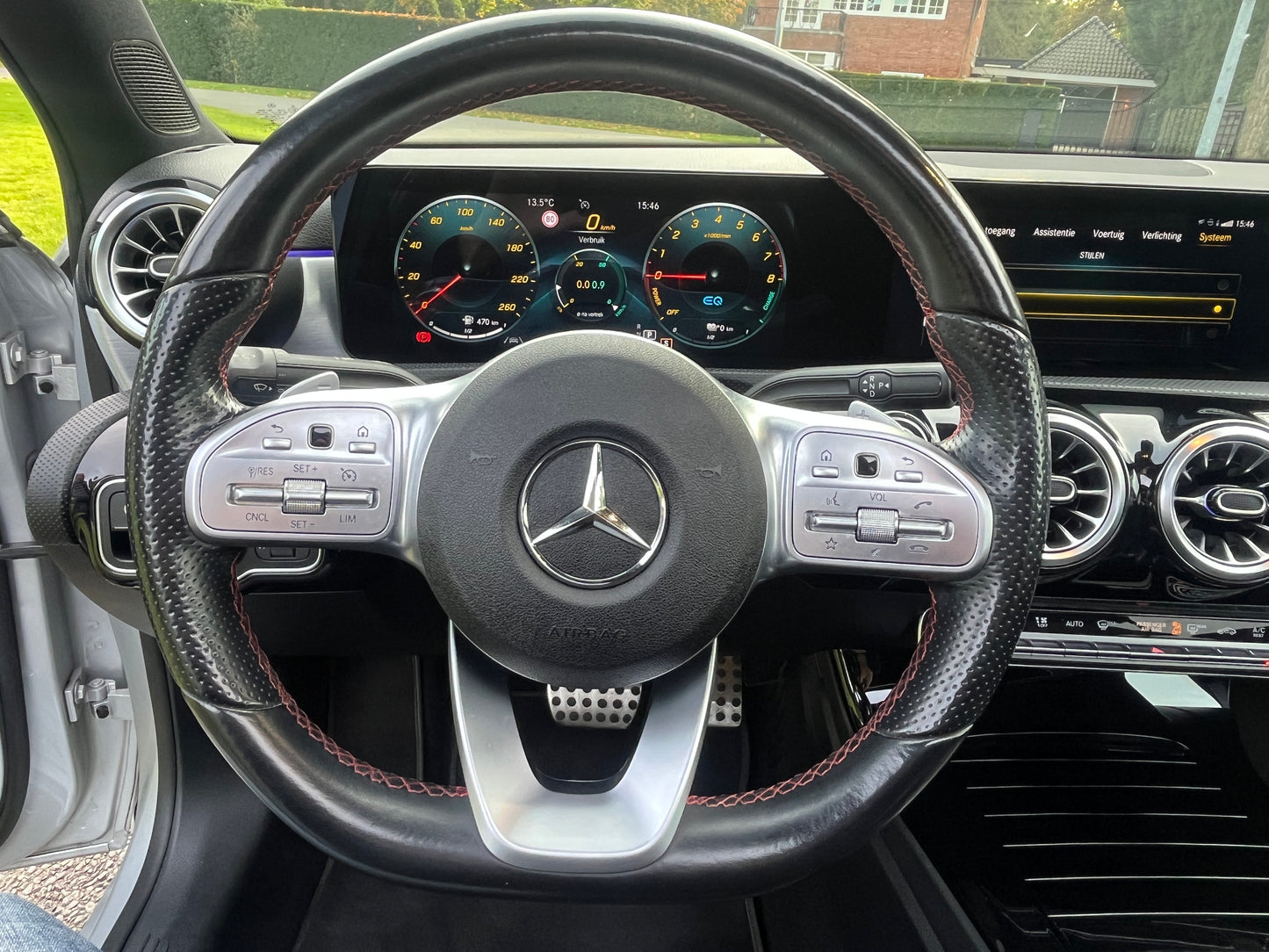 Mercedes-Benz A-klasse 250e Business Solution AMG Limited - Pano - Sfeerverlichting - DAB+