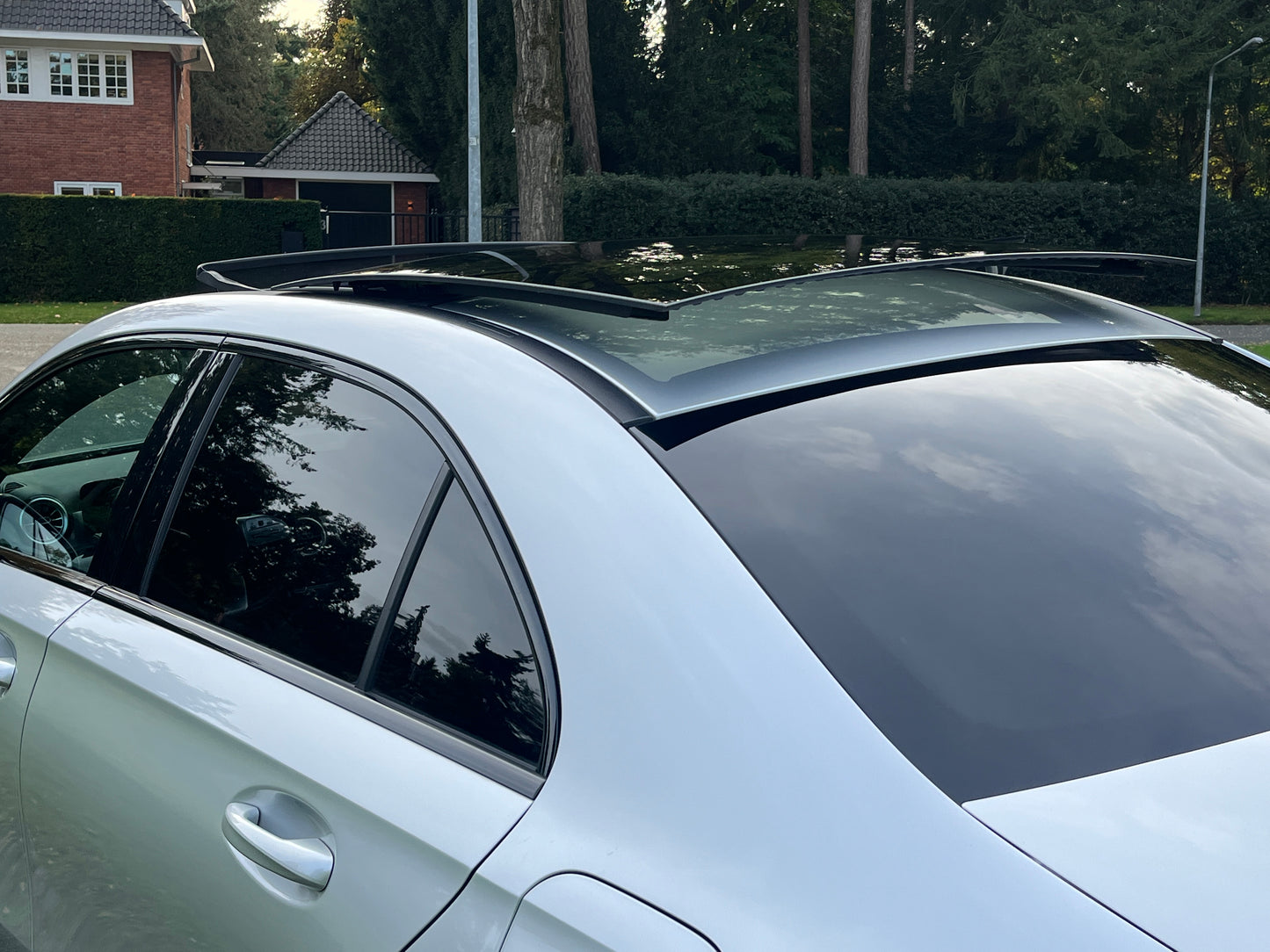 Mercedes-Benz A-klasse 250e Business Solution AMG Limited - Pano - Sfeerverlichting - DAB+