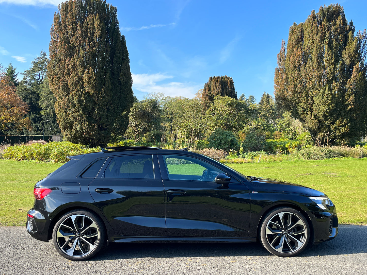 Audi A3 8Y Sportback 35 TDI 3 x Sline /Pano/ Matrix Led/HUD