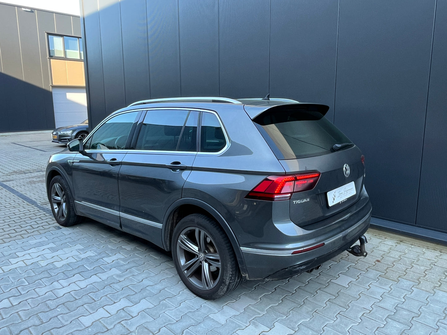 Volkswagen Tiguan 2.0 TDI 4Motion Highline Business R-Line