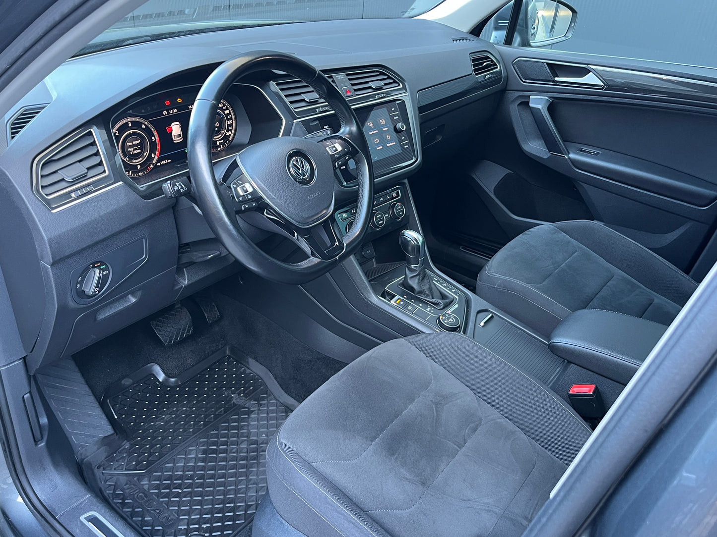 Volkswagen Tiguan 2.0 TDI 4Motion Highline Business R-Line