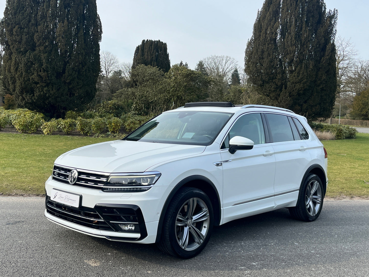 Volkswagen TIGUAN 2.0 TSI 4Motion Highline R-line HUD DSG