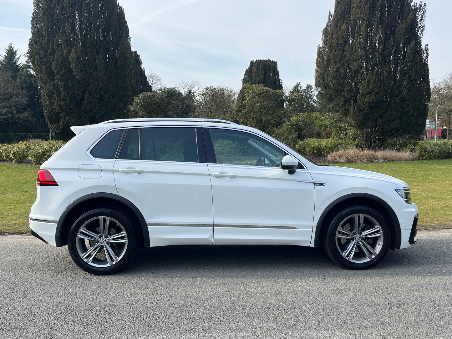 Volkswagen TIGUAN 2.0 TSI 4Motion Highline R-line HUD DSG