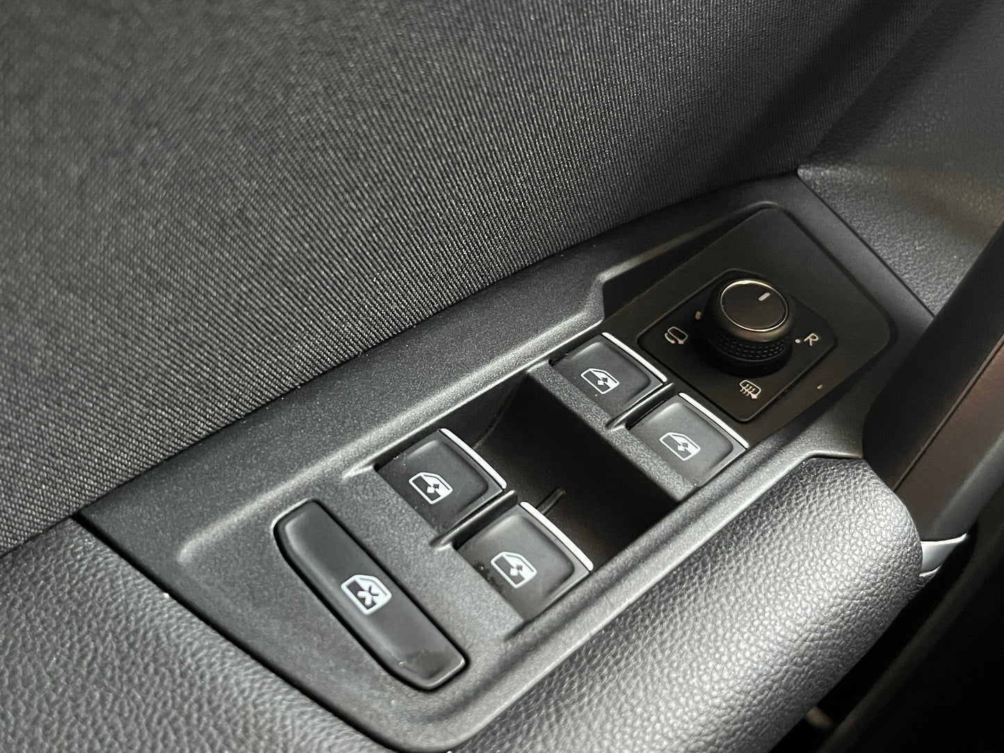 Volkswagen TIGUAN 2.0 TSI 4Motion Highline R-line HUD DSG