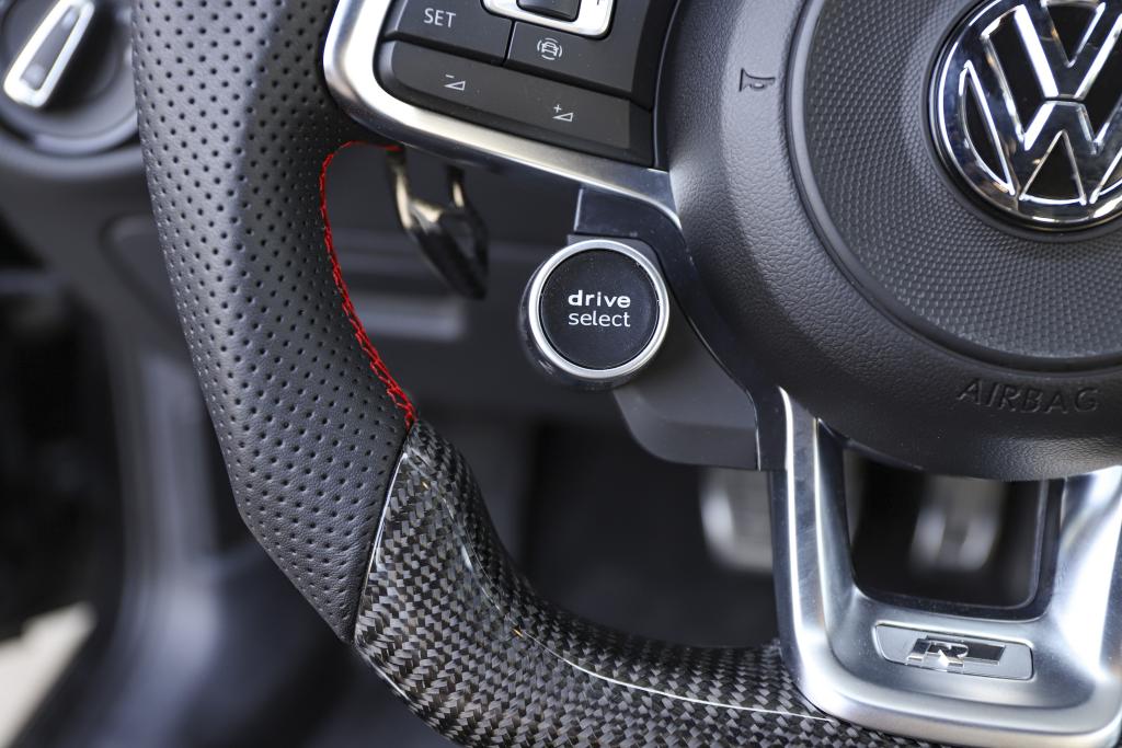 Carbon Fiber Steering wheel for Volkswagen Golf MK7 R - GTI